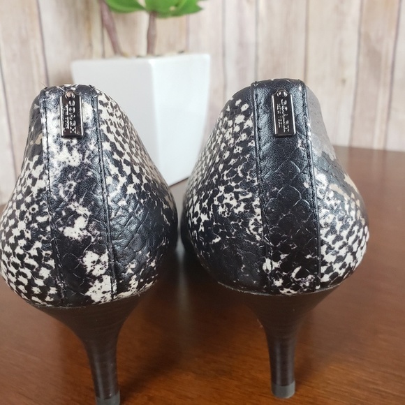 New Coach Lacey Pointy Toe Pump Heel - Picture 4 of 6